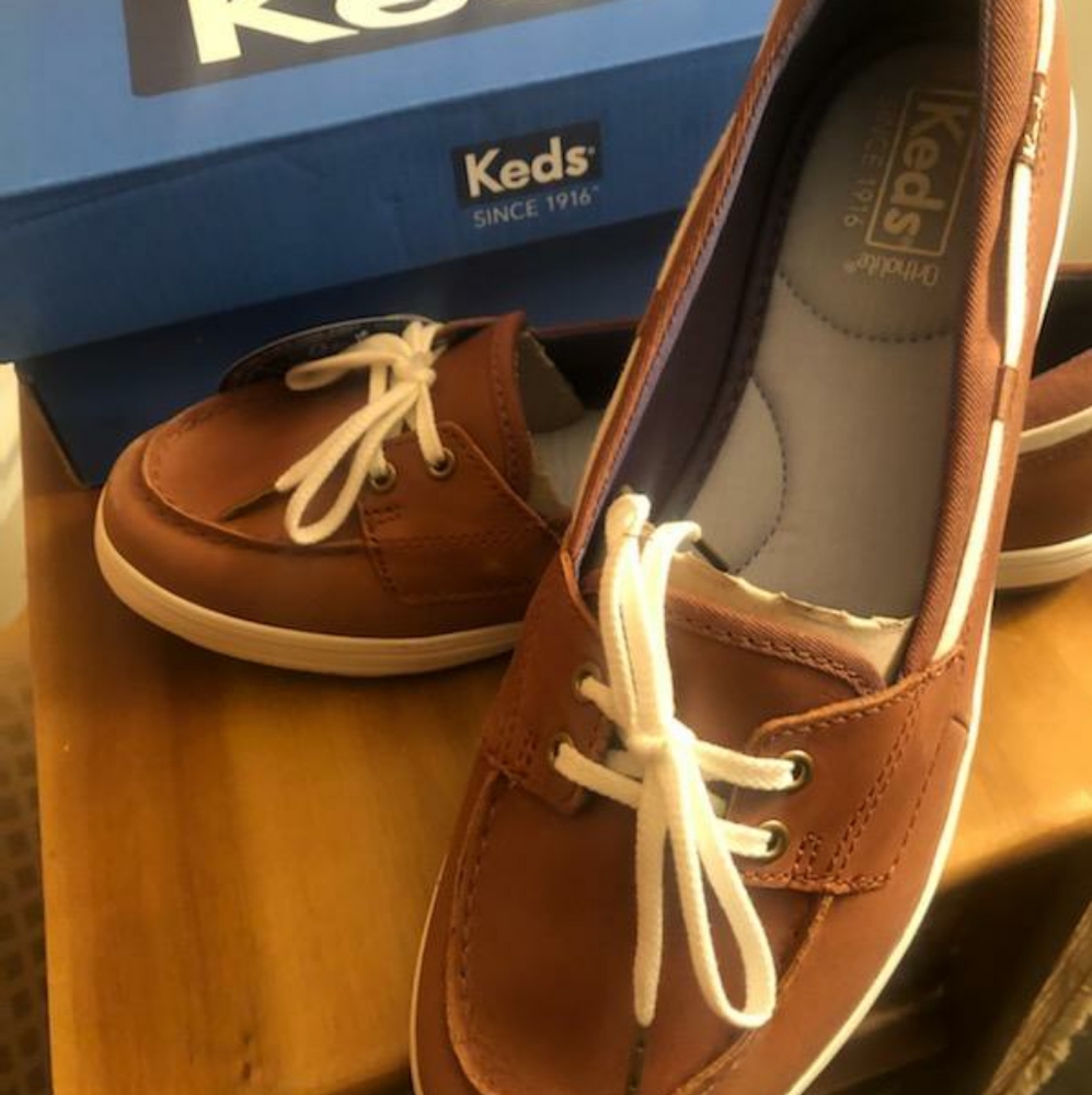 Shoes - Picture 2 of 3